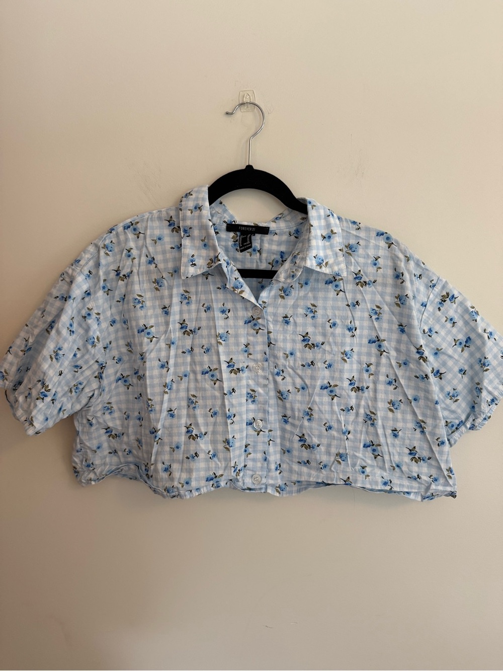 Forever 21 Blue and White Floral Cropped Button-Down Shirt